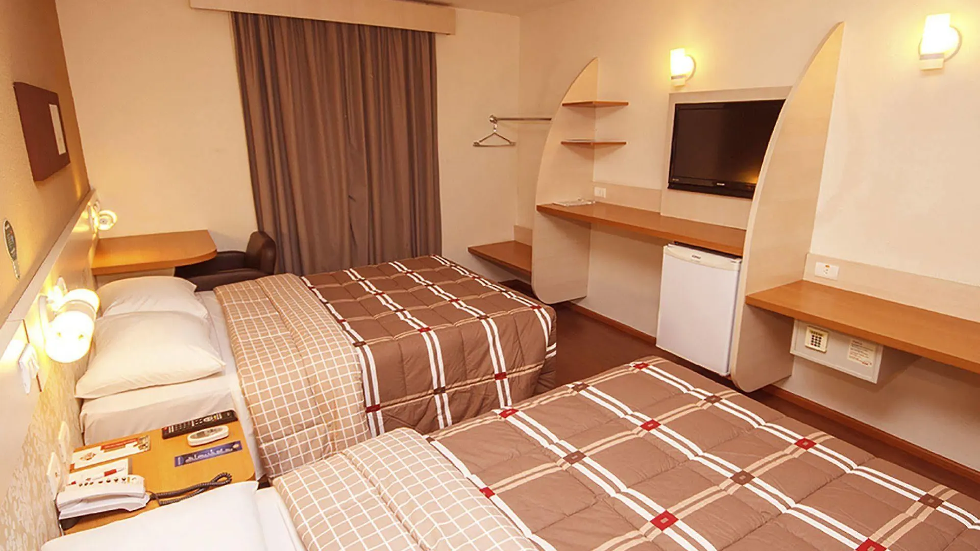 Hotel 10 Joinville 3*,